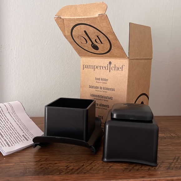 Pampered Chef food holder new in box - Picture 3 of 4